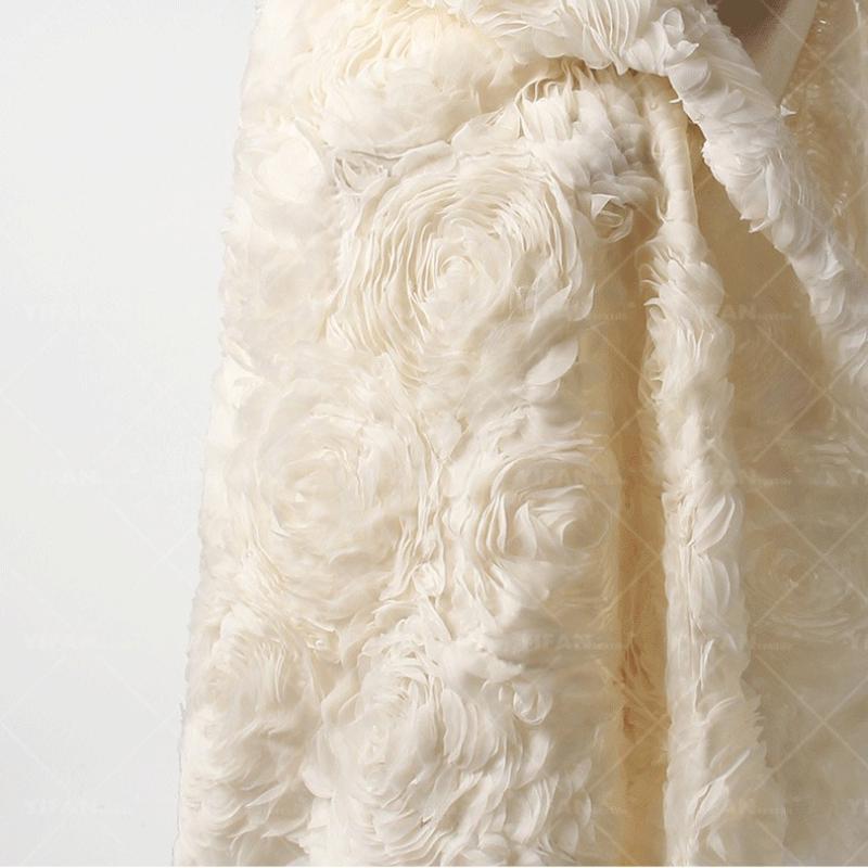 Tissu en dentelle brodée de fl - Crystal Mesh Fabric avis et prix