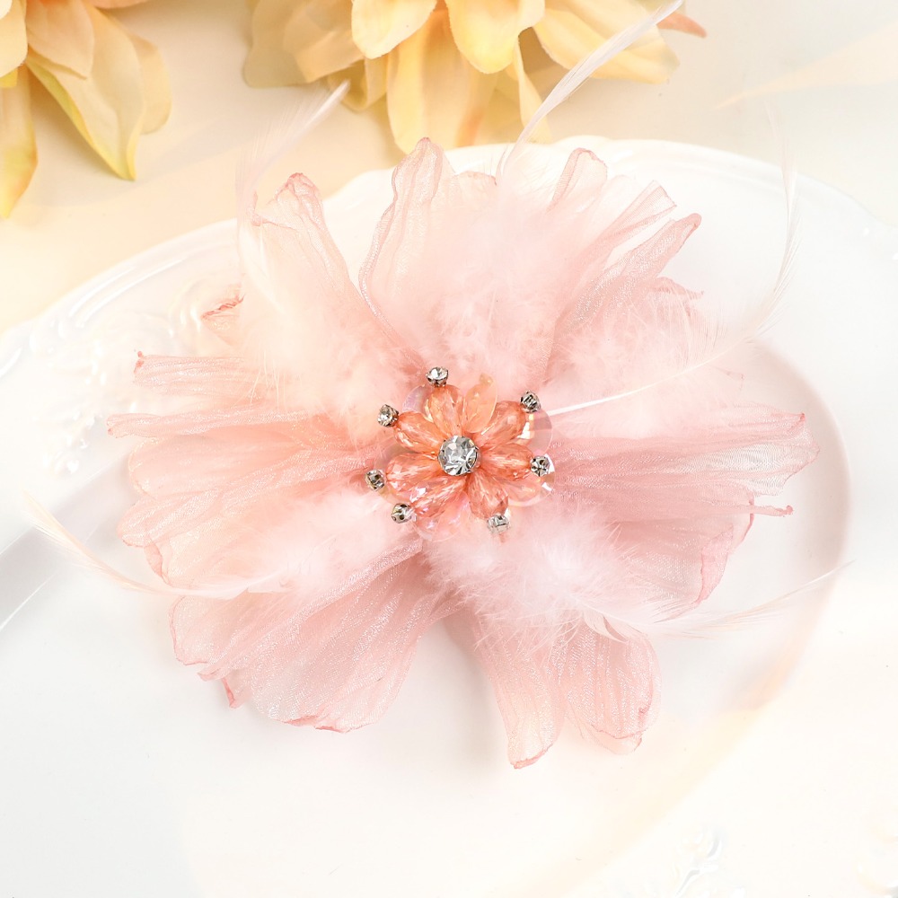Broches Fleur en Plumes et Mai - Crystal Mesh Fabric avis et prix