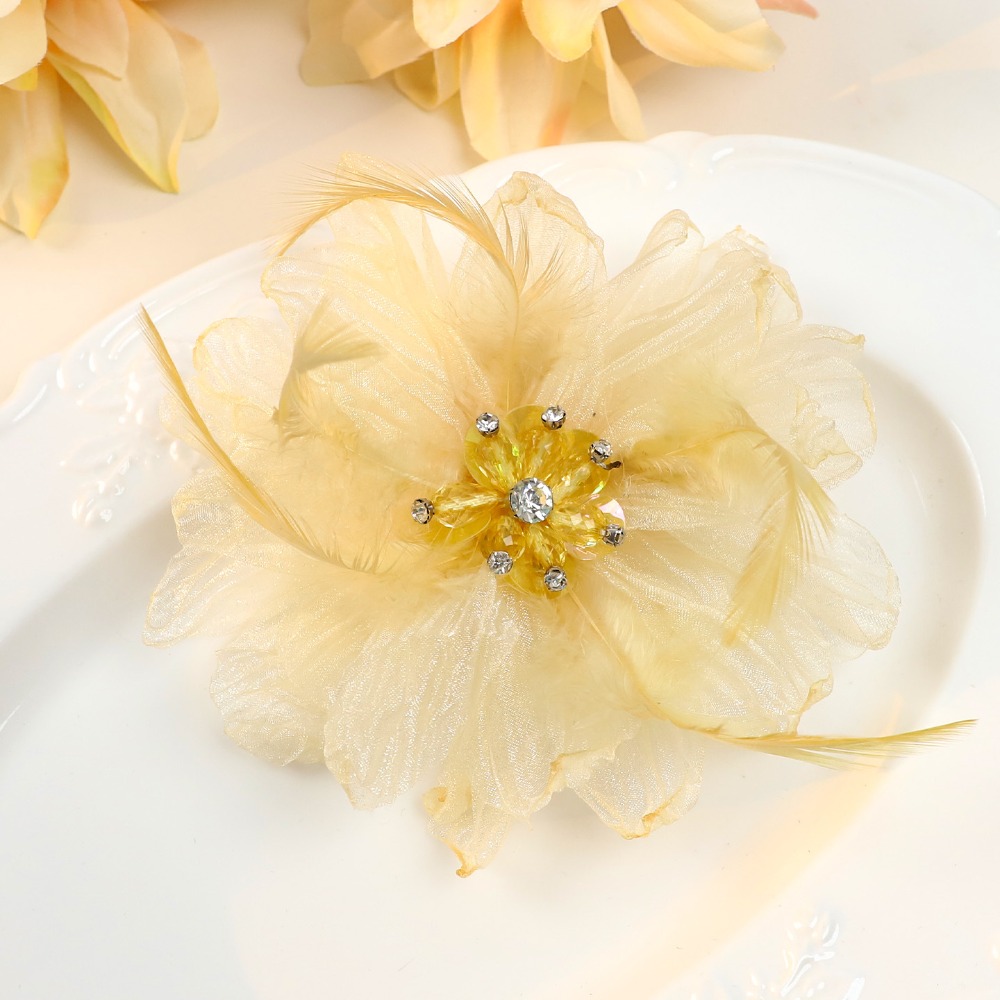 Broches Fleur en Plumes et Mai - Crystal Mesh Fabric avis et prix